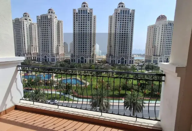SPACIOUS 3 BHK UNFURNISHED APARTMENT GIARDINO GARD