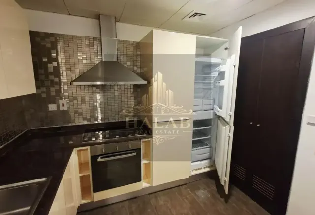 spacious 1 bedroom + office SF apartment porto