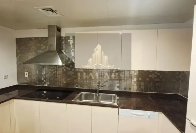 spacious 1 bedroom + office SF apartment porto