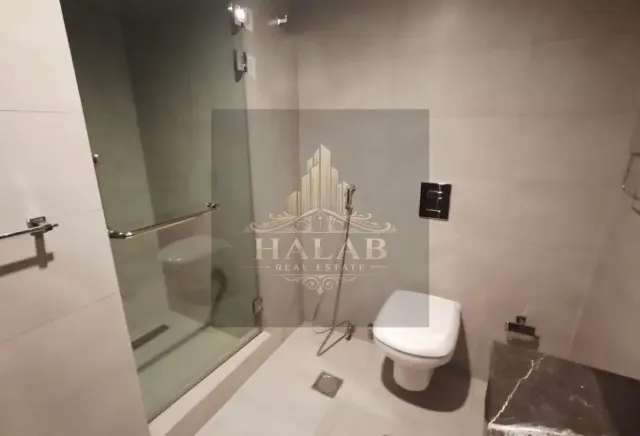 spacious 1 bedroom + office SF apartment porto