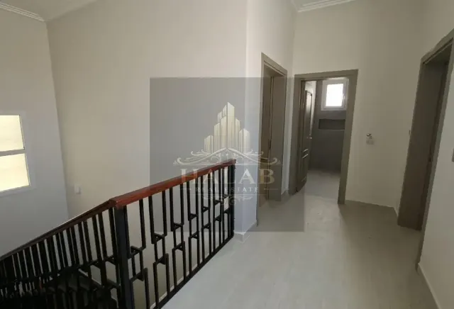 فيلا جديدة كلياً في السميسمة ٧ غرف نوم