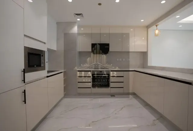 Spacious 1BR Semi-Furnished | Porto Arabia