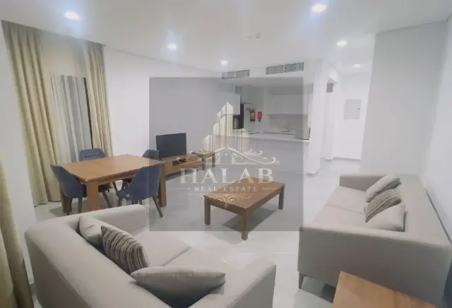 amazing 2 bhk apartment in pearl with a nice view
