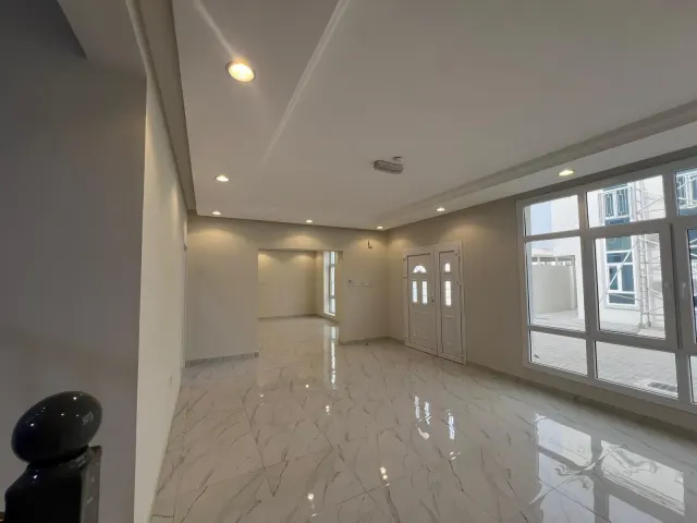 Spacious 5-Bedroom UF Villa for Rent in Muraikh