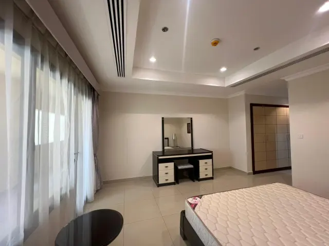 1BR + Office Room Apartment in The Pearl | Pool View | Fully Furnished