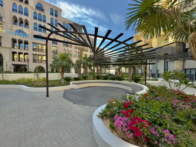 Modern Studio in The Pearl | Beachfront Living