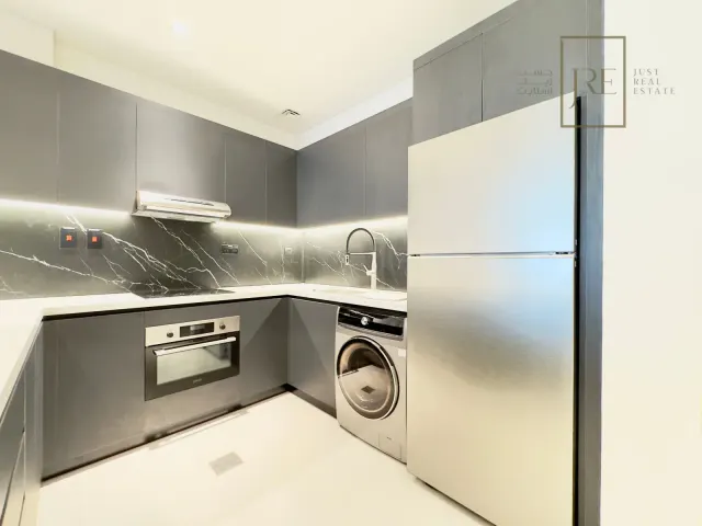 Spacious Studio in The Pearl | Beachfront Living