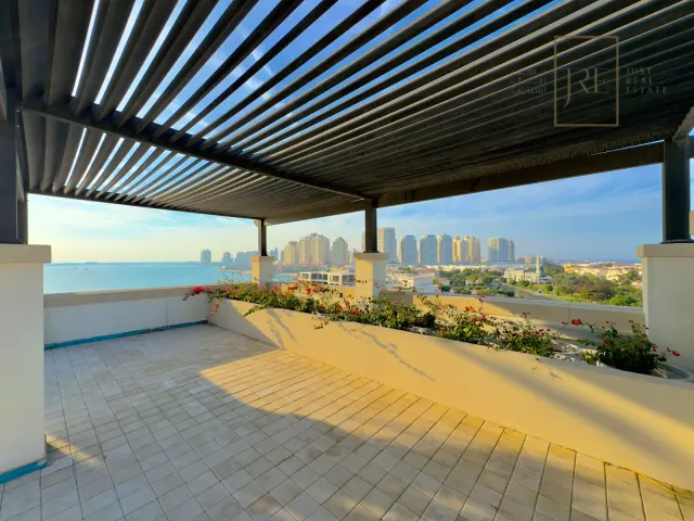 Elegant Studio in The Pearl–La Plage South | Beach Access