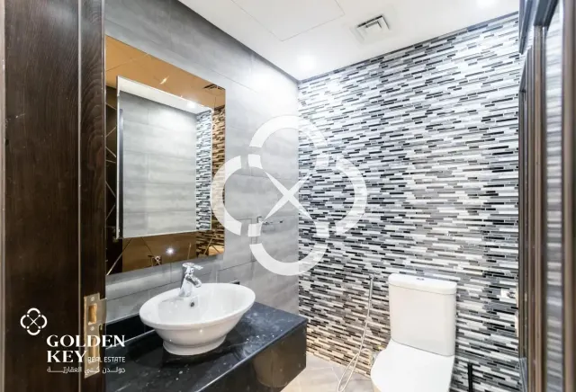 Bills included | SF 2BR with Balcony| Beach Access