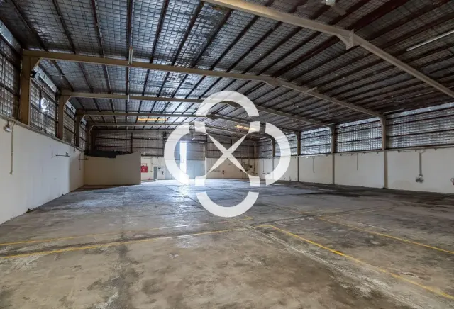 Spacious Warehouse with Cold Storage and Offices