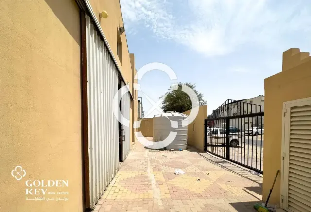 23 Rooms with Store Available for Rent| Industrial