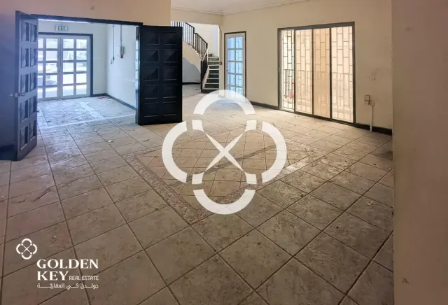 Spacious Administrative Villa Available | D-Ring
