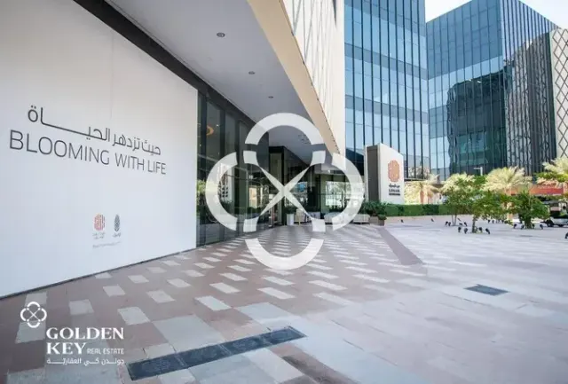 محل تجاري مرن | الطريق الرئيسي | كورنيش لوسيل