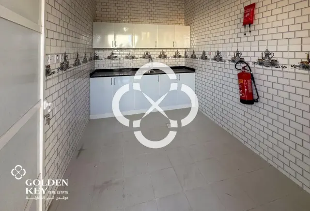 Convenient Warehouse+Labor Camp | Birkat Al Awamer