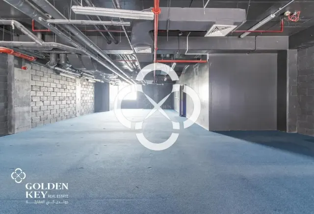 High Traffic | Ready Showroom +9 Months Grace