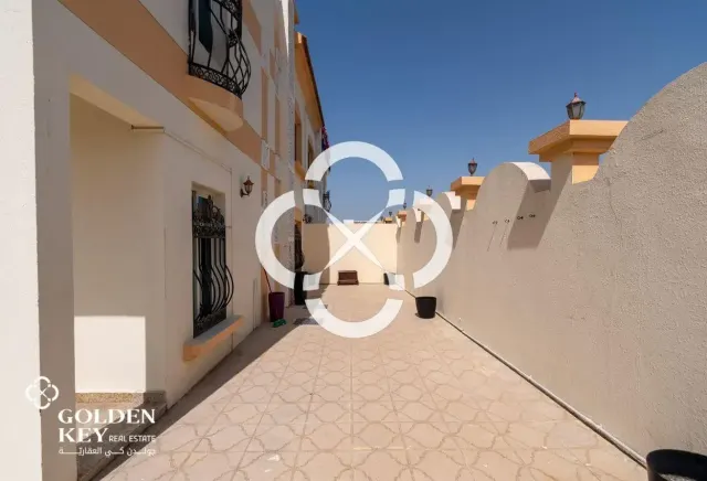 Commercial Villa for Multiple Business Activities