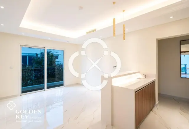 Spacious 6BR Villa | No Commission | Ready to Move