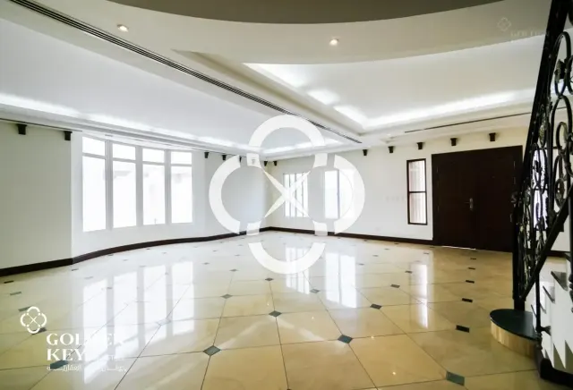 Semi-Furnished | 4BR Villa Open | Spacious Layout
