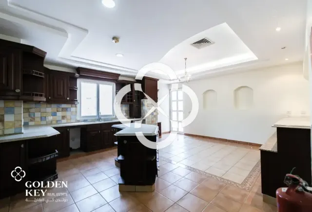 Semi-Furnished | 4BR Villa Open | Spacious Layout