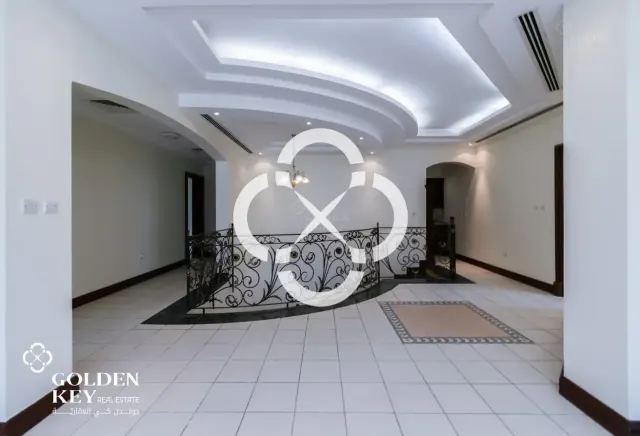 Semi-Furnished | 4BR Villa Open | Spacious Layout