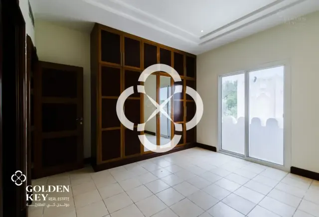 Semi-Furnished | 4BR Villa Open | Spacious Layout