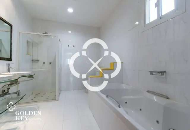 Semi-Furnished | 4BR Villa Open | Spacious Layout