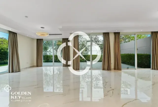 NO COMMISSION | VILLA 6BR+Terrace | Large Layout