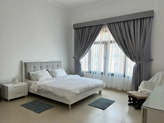 ELEGANT 1 BEDROOM FULLY FURNISHED WITH BALCONY