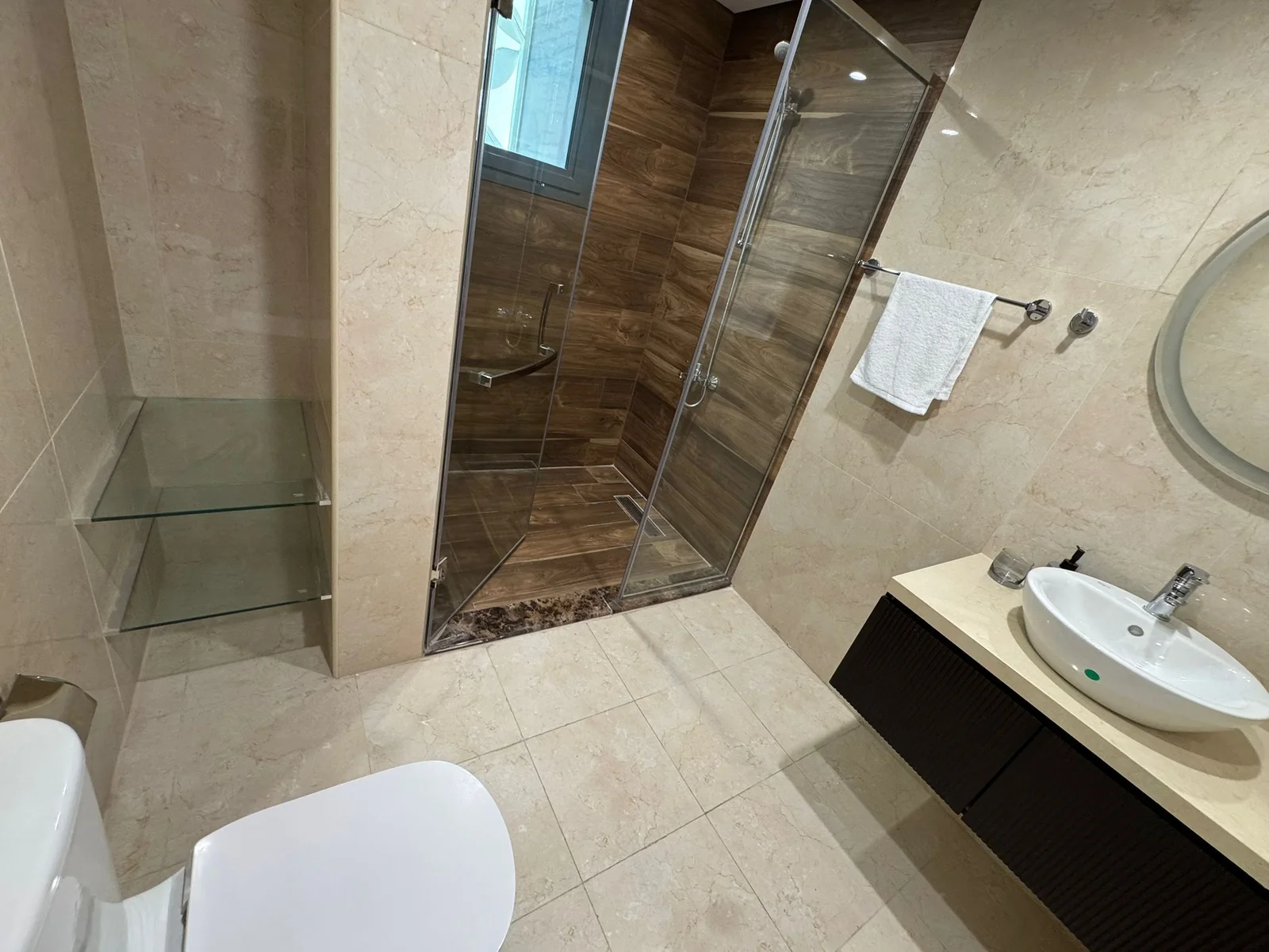 BRAND NEW 2BEDROOM FULLY FURNISHED WITH BALCONY