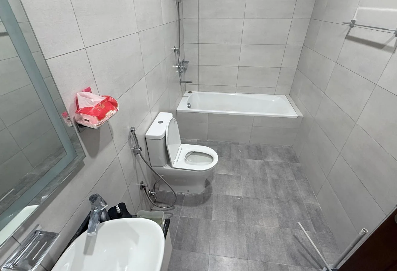Exclusive Deal Fully Furnished 2BHK Sea Prime loca