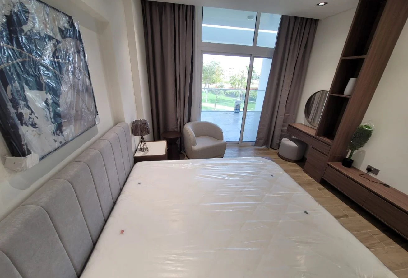 AMAZING 2 BHK PARK VIEW RENTED FF IN CRESCENT PARK
