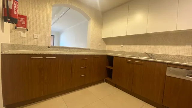 SEMI-FURNISHED 1 + OFFICE | HIGH FLOOR |