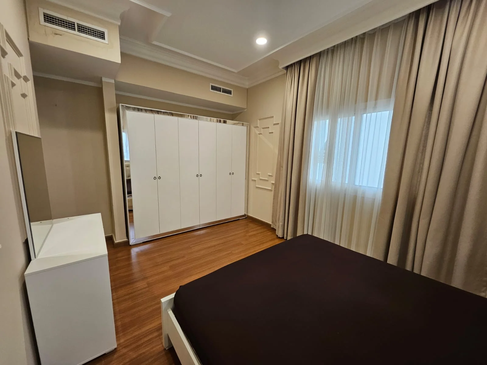 ELEGANT 2BHK FF SEE VEIW UPGRADED APARTMENT