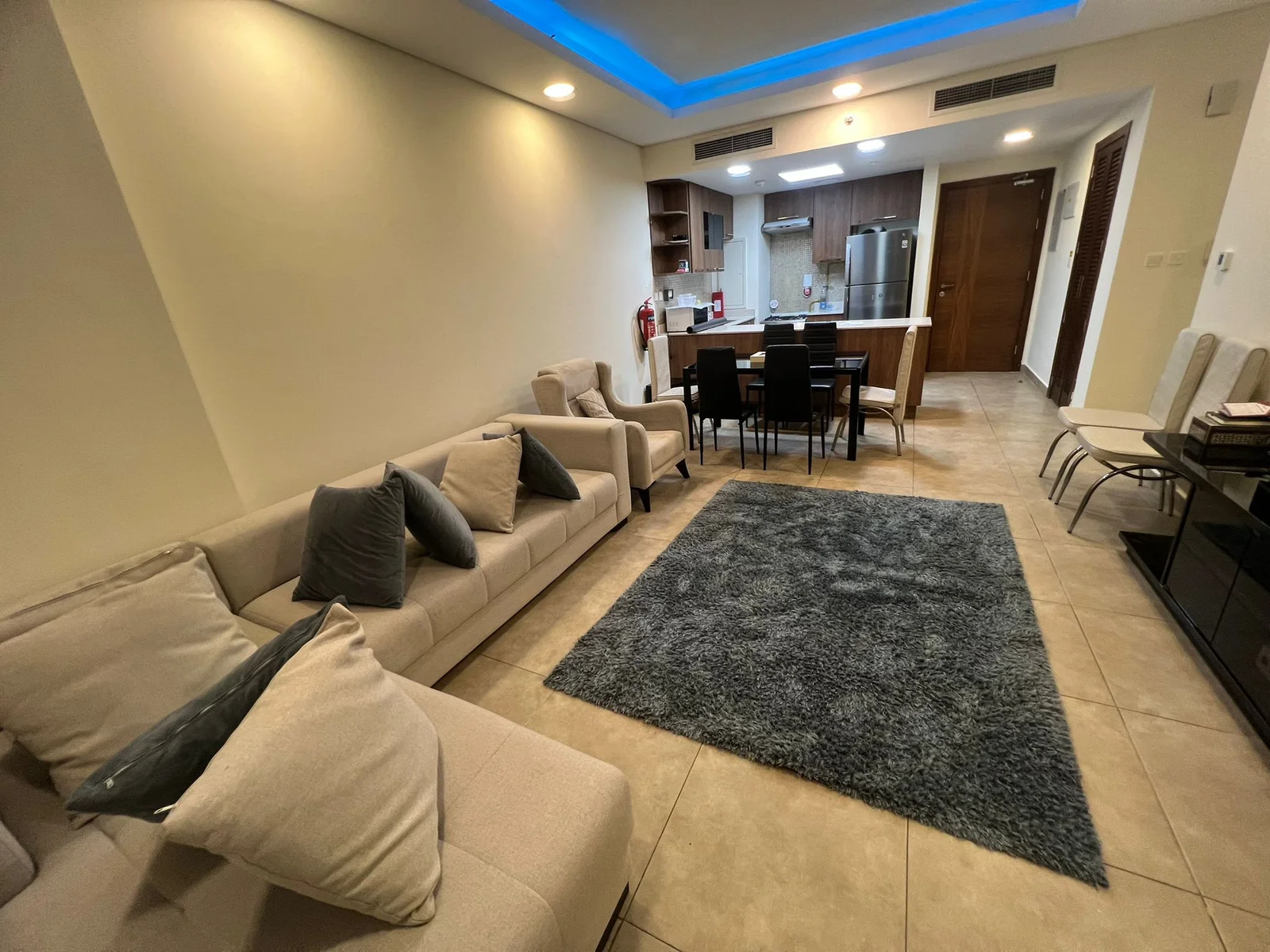 ELEGANT 2BEDROOM FULLY FURNISHED WITH BALCONY