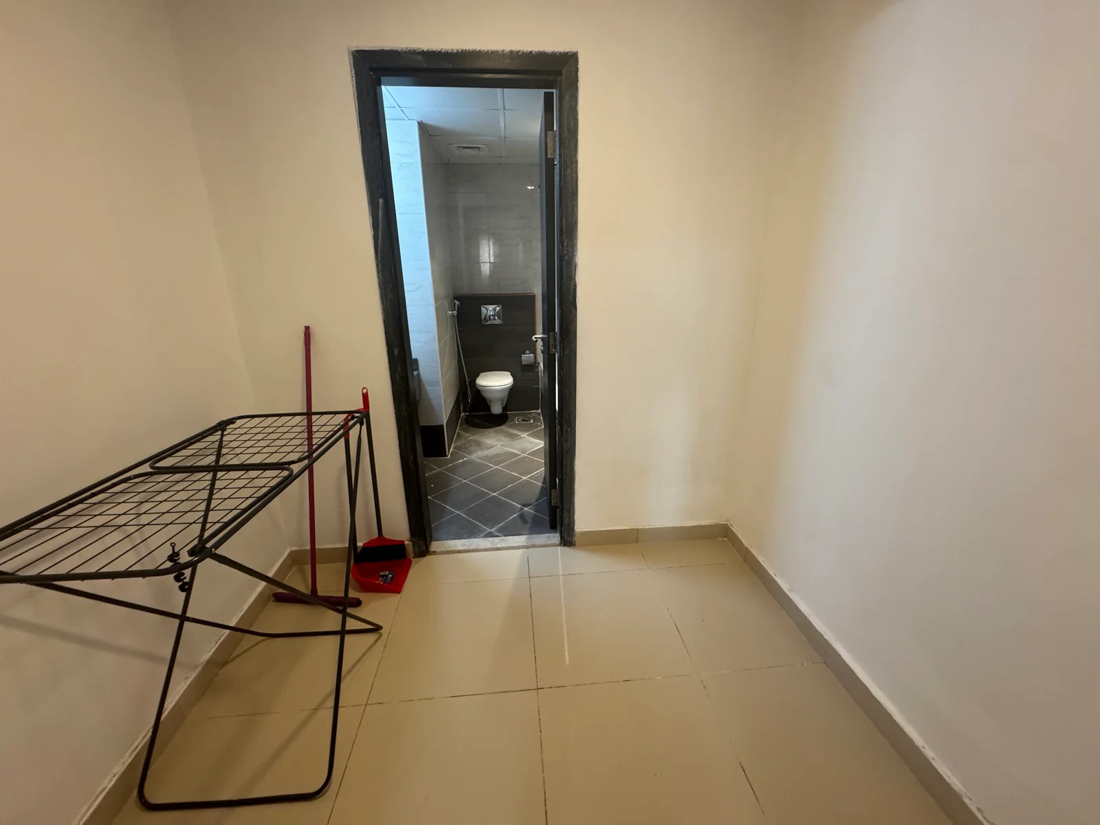 COZY 1BEDROOM FULLY FURNISHED WITH BALCONY