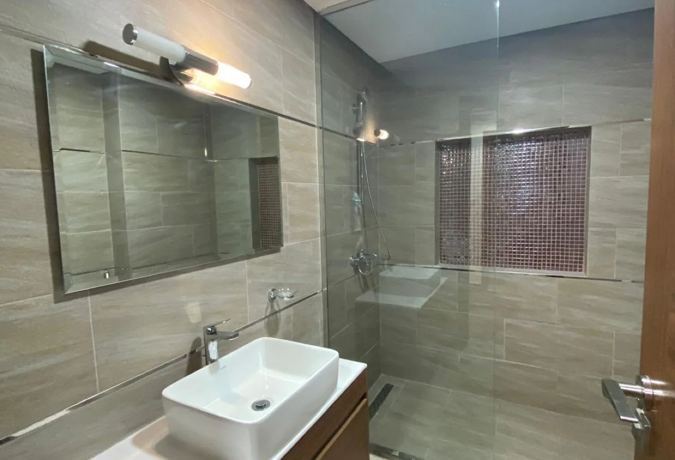 RENTED 2 BHK FF WITH TITLE DEED FRONT OF TRAM