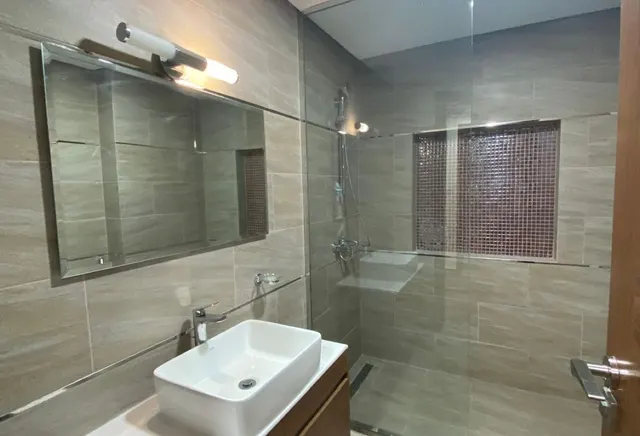 RENTED 2 BHK FF WITH TITLE DEED FRONT OF TRAM