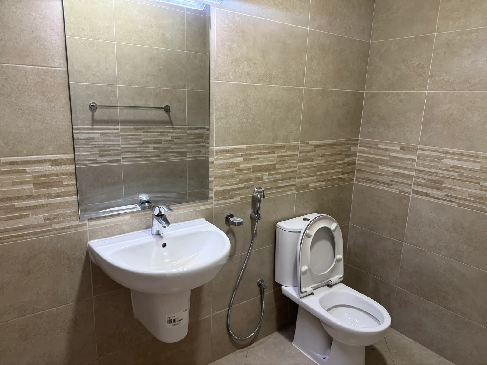 BRAND NEW 3BEDROOM FULLY FURNISHED BIG SIZE