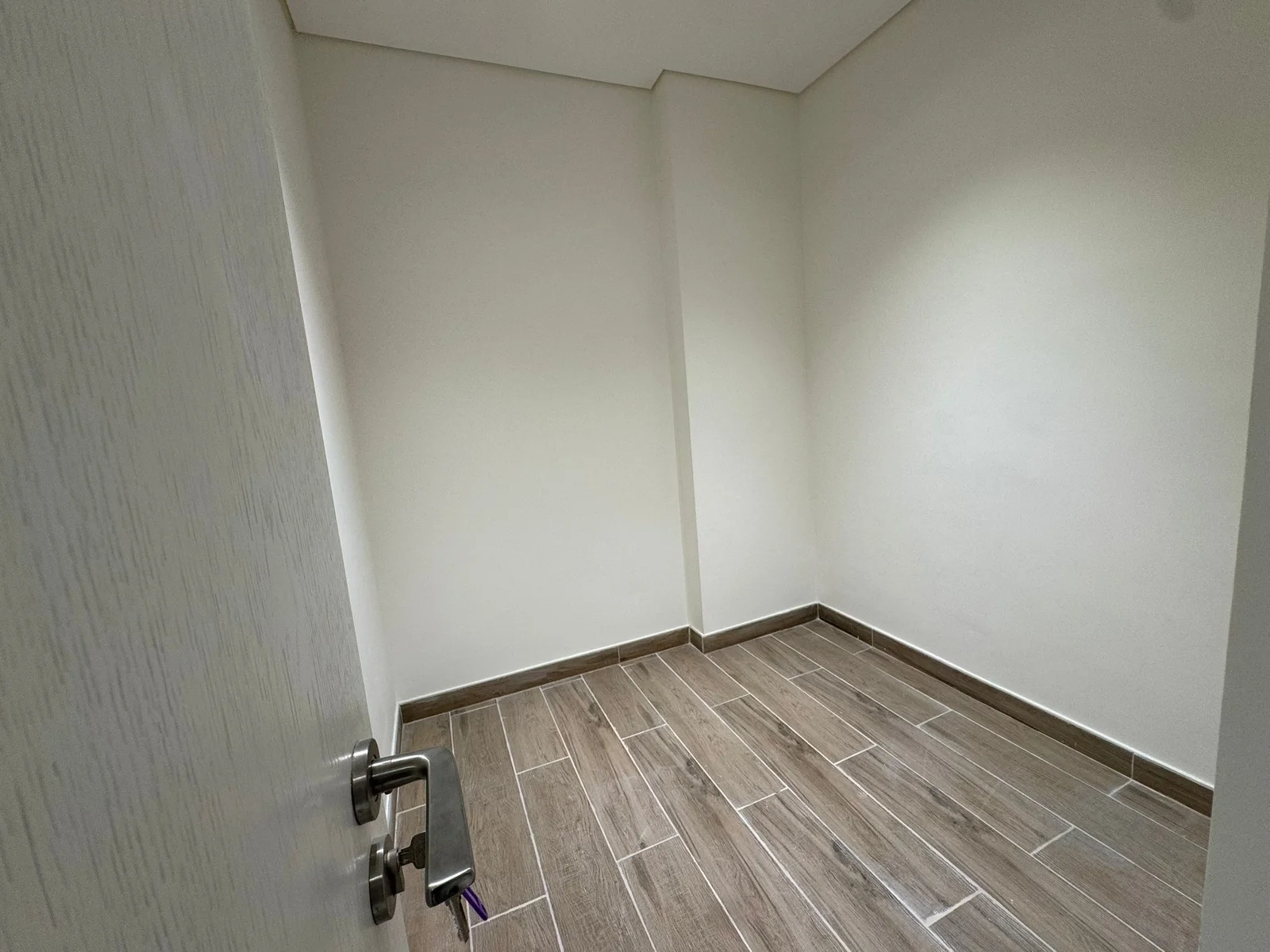 BRAND NEW 2BEDROOM FULLY FURNISHED WITH BALCONY