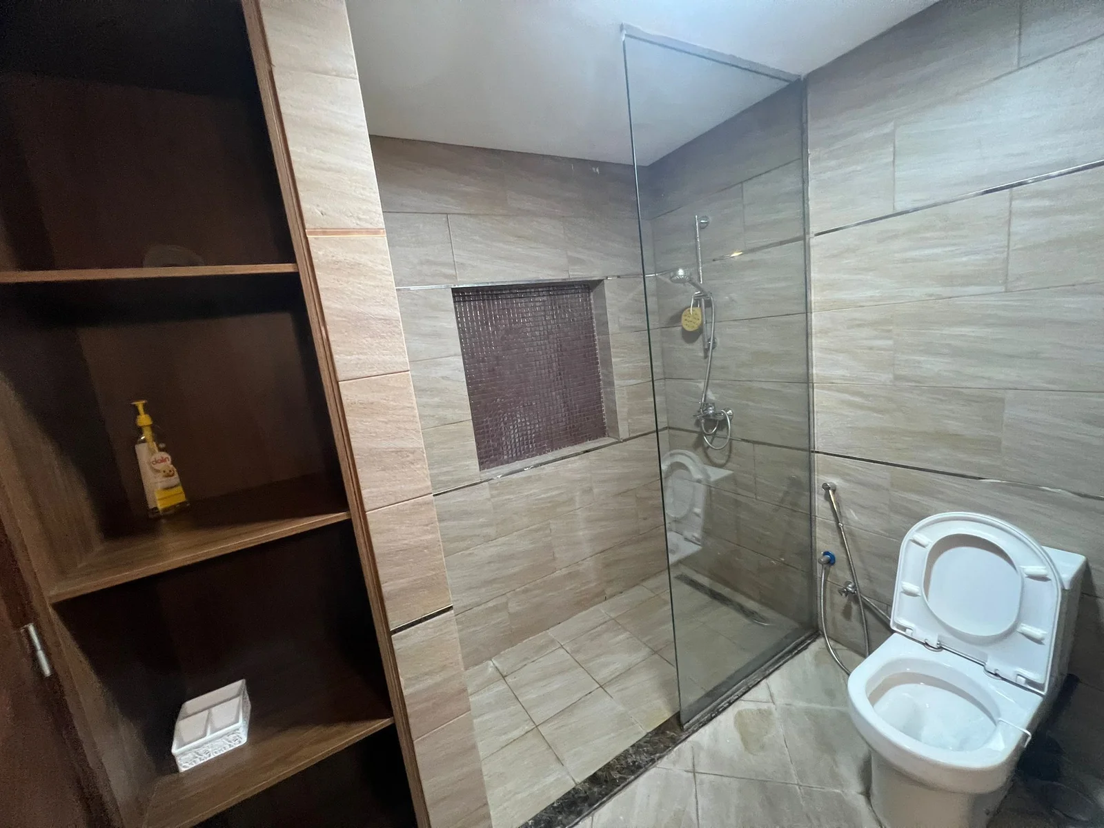 ELEGANT 2BEDROOM FULLY FURNISHED WITH BALCONY