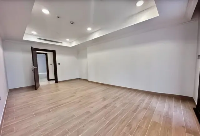 Semi-Furnished 2-bedroom apartment in Porto Arabia