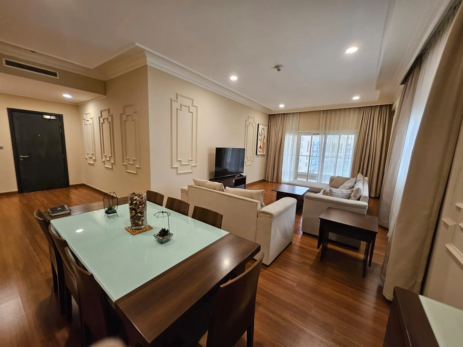 ELEGANT 2BHK FF SEE VEIW UPGRADED APARTMENT