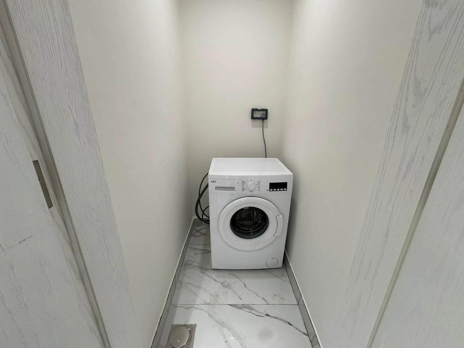 BRAND NEW 1 BEDROOM FULLY FURNISHED WITH BALCONY