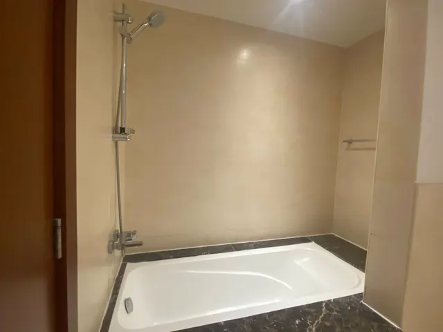 SEMI-FURNISHED 1 + OFFICE | HIGH FLOOR |