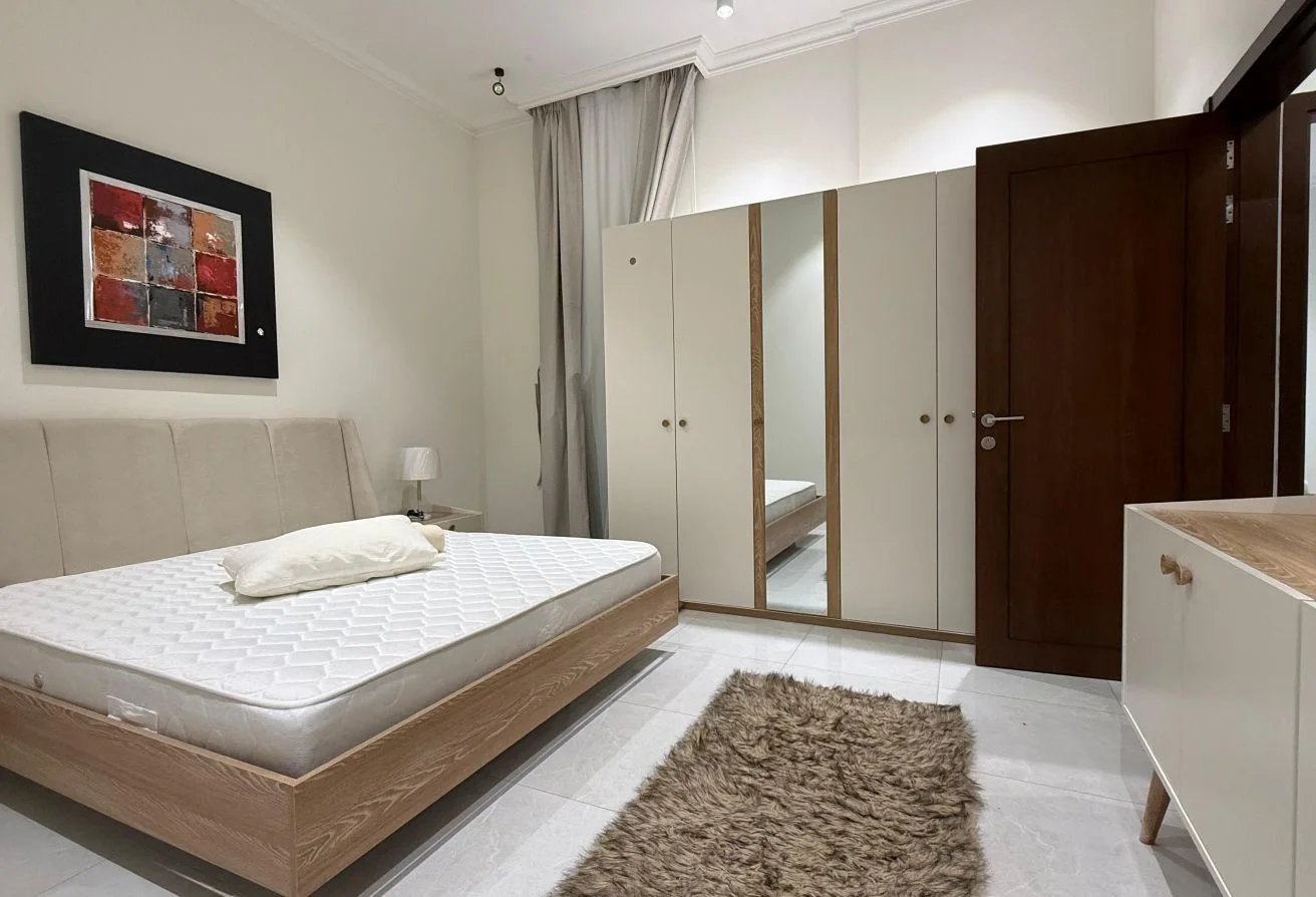 Exclusive Deal Fully Furnished 2BHK Sea Prime loca