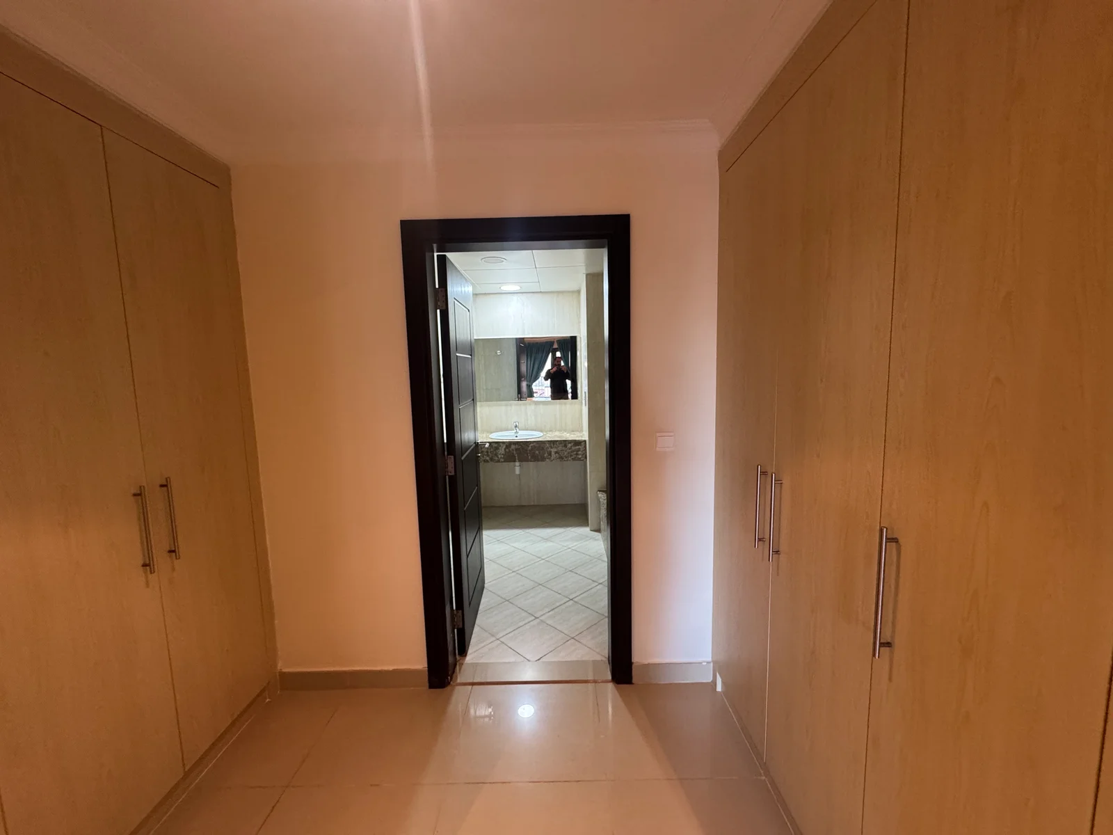 SPACIOUS 1 BEDROOM FULLY FURNISHED WITH SEE VIEWS