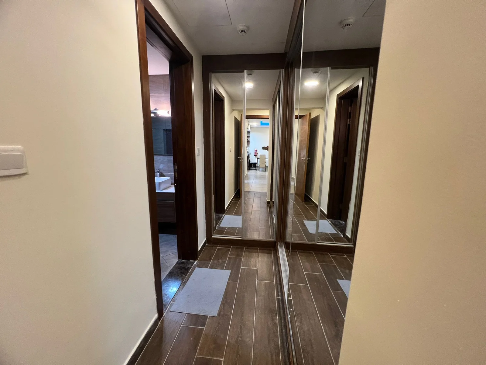 ELEGANT 2BEDROOM FULLY FURNISHED WITH BALCONY