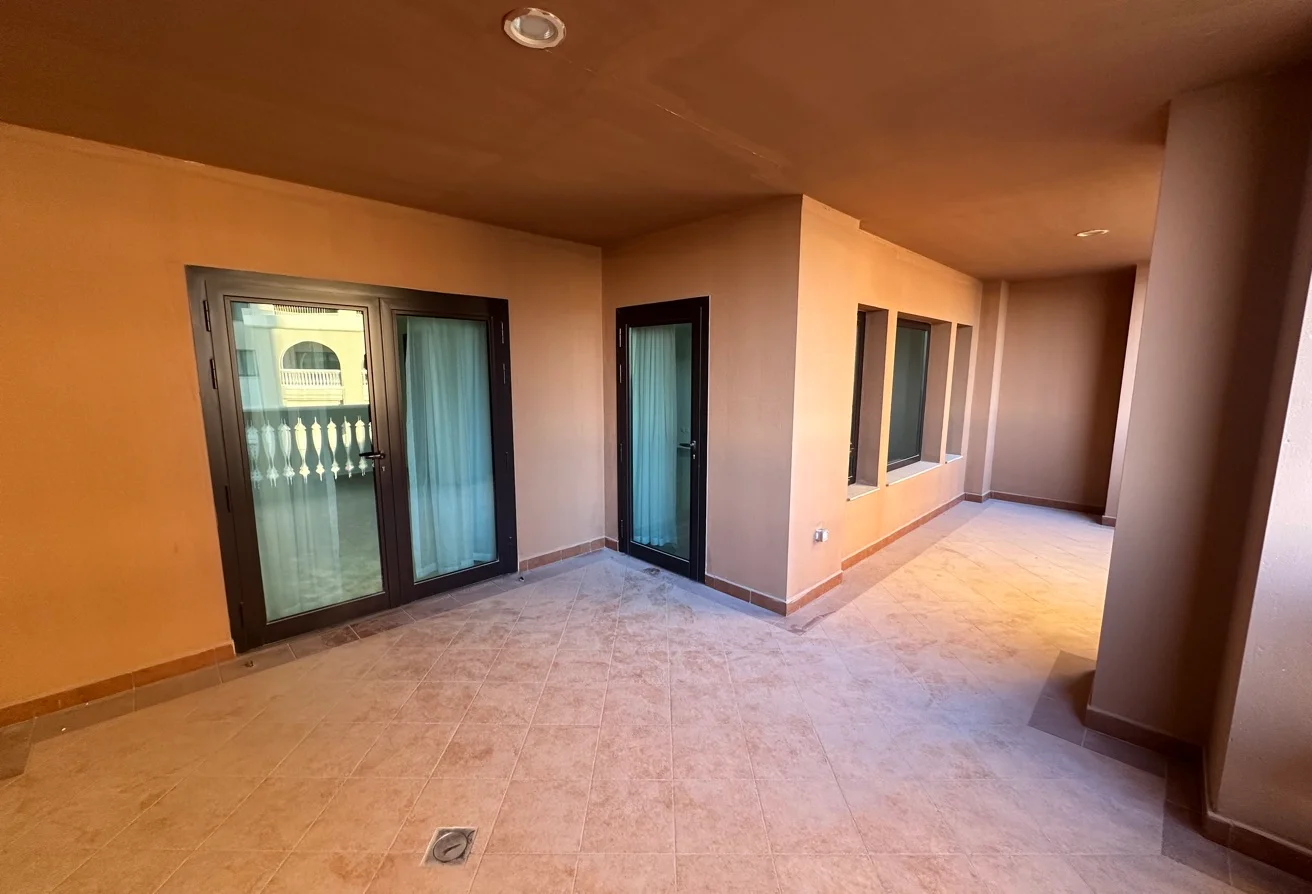 1 Bedroom Semi Furnished Panoramic Sky View