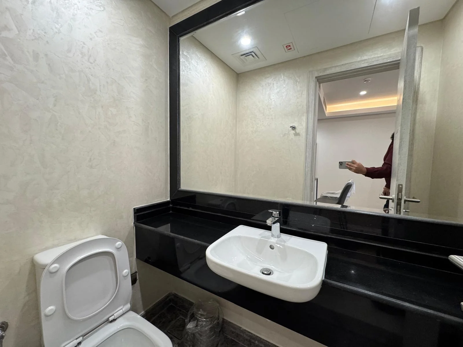 BRAND NEW 1BEDROOM FULLY FURNISHED WITH BALCONY