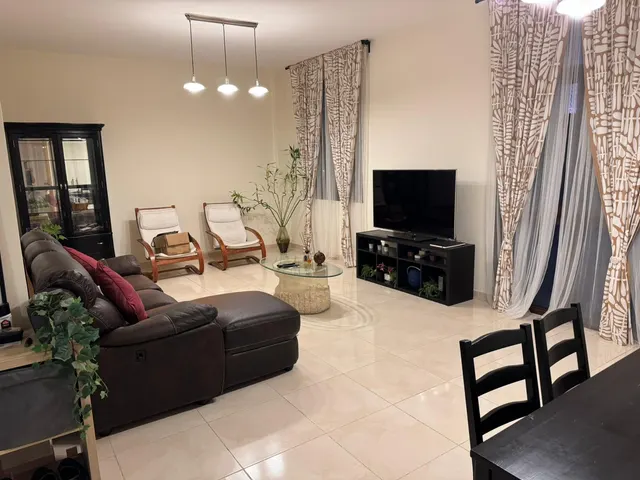 ELEGANT 2 BEDROOM FULLY FURNISHED WITH BALCONY